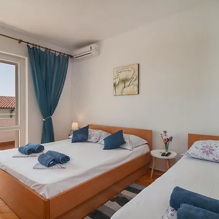 Neven Apartman *