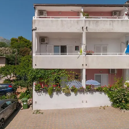 Neven Apartment